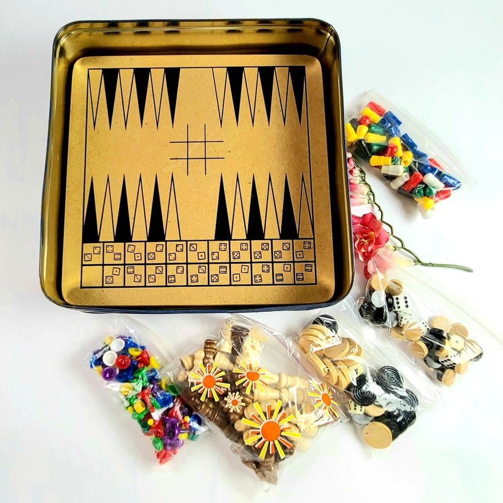 Vintage -Cardinal Collectors Family 12 Game Centre